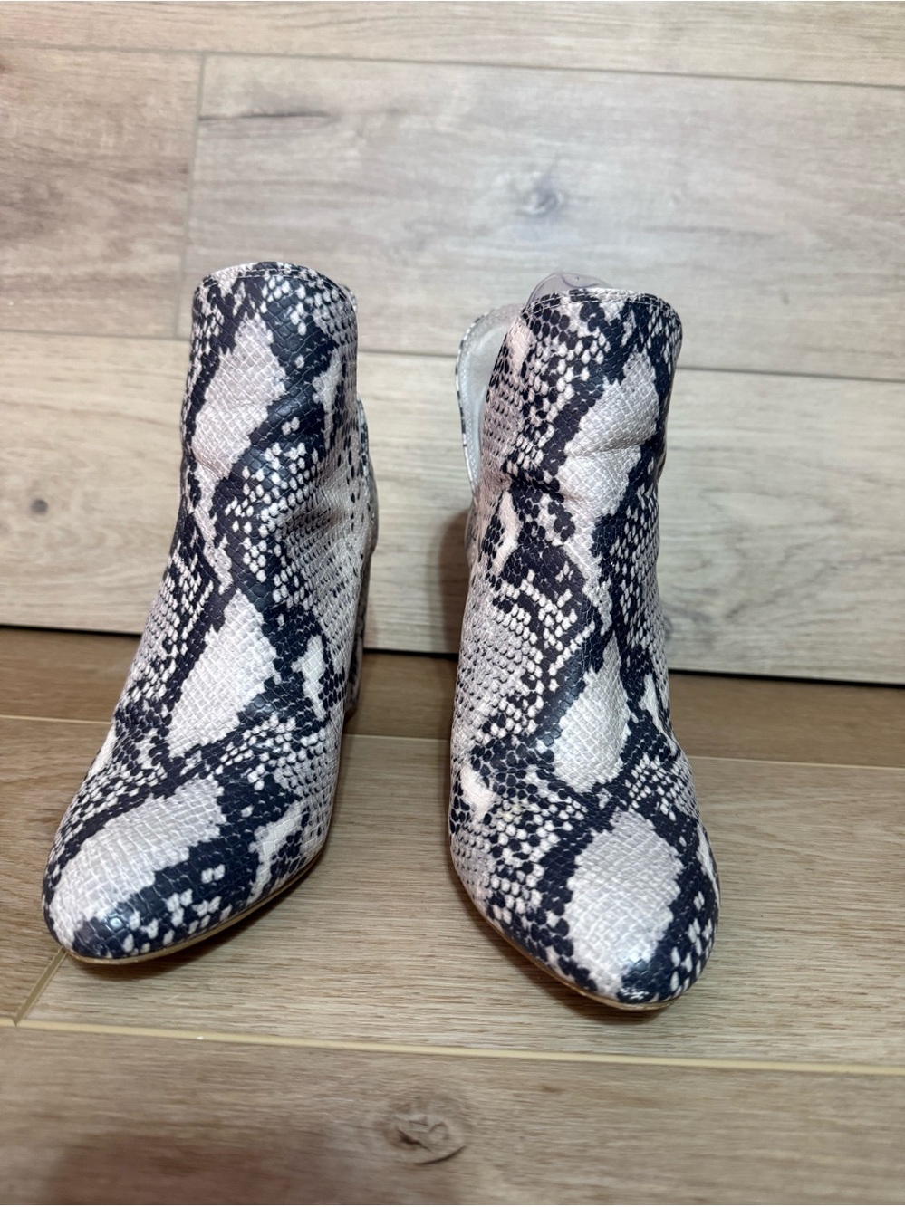 Steve Madden Rookie Snakeskin Ankle Boots Block Heel Pointed Toe Size 8.5